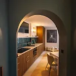 4 Guest - Hausmanian Flat Arc De Triomph * Париж